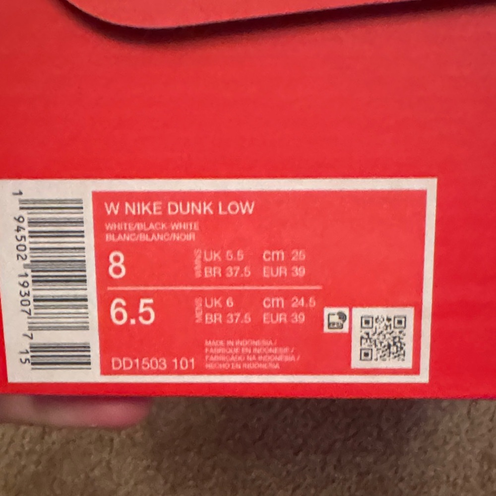 Nike White/Black Dunk Low Box Label